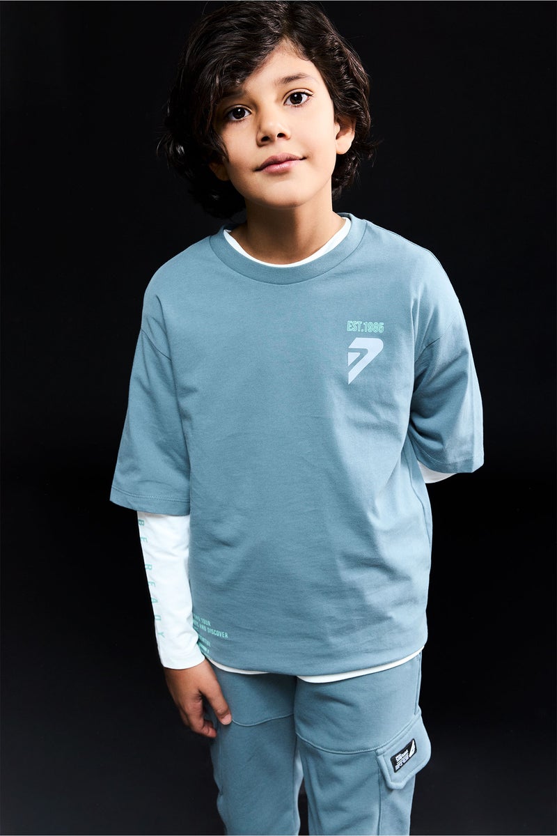 ديفاكتو تيشيرت اولادي اوفر سايز كم طويل مطبوع - Image 1